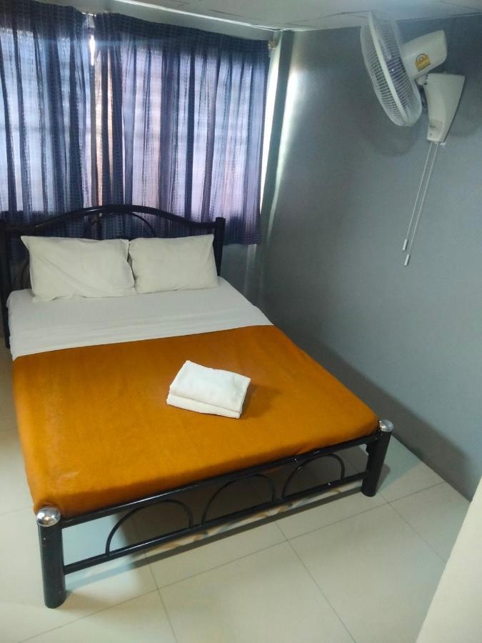 Traveller Inn Hotel Chiang Mai Exteriör bild