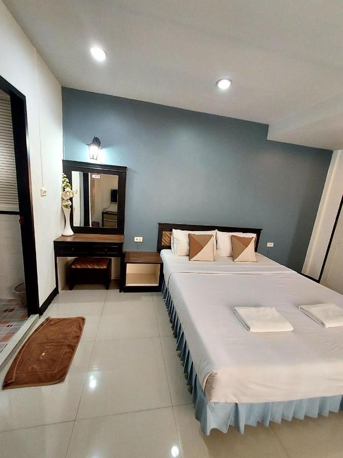 Traveller Inn Hotel Chiang Mai Exteriör bild