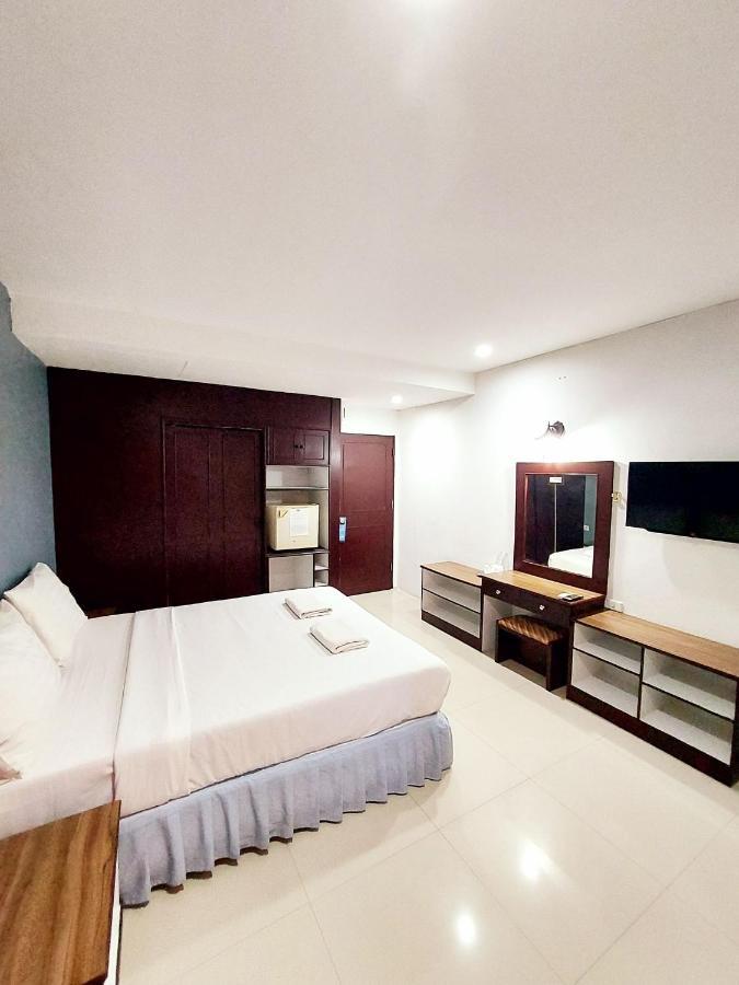 Traveller Inn Hotel Chiang Mai Exteriör bild