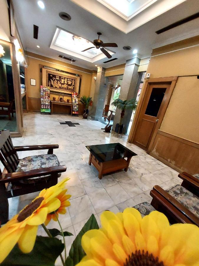 Traveller Inn Hotel Chiang Mai Exteriör bild