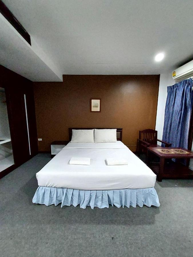 Traveller Inn Hotel Chiang Mai Exteriör bild