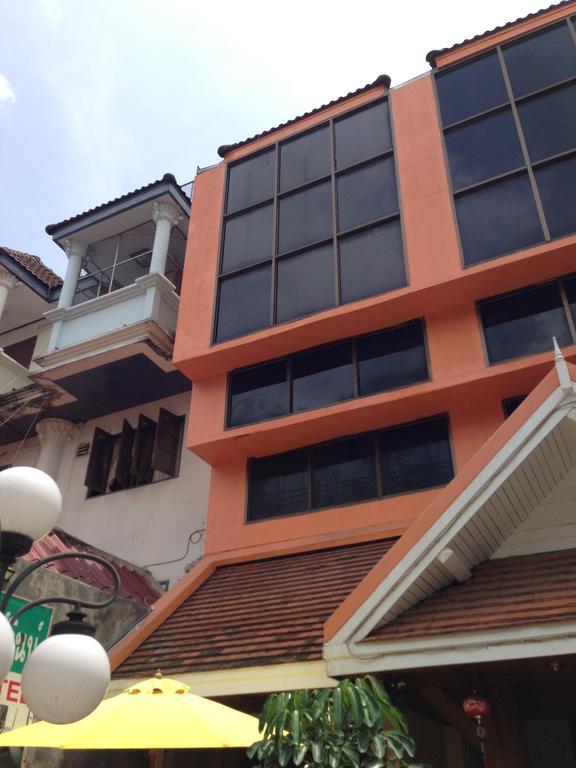 Traveller Inn Hotel Chiang Mai Exteriör bild