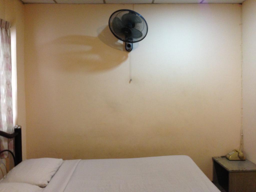 Traveller Inn Hotel Chiang Mai Exteriör bild