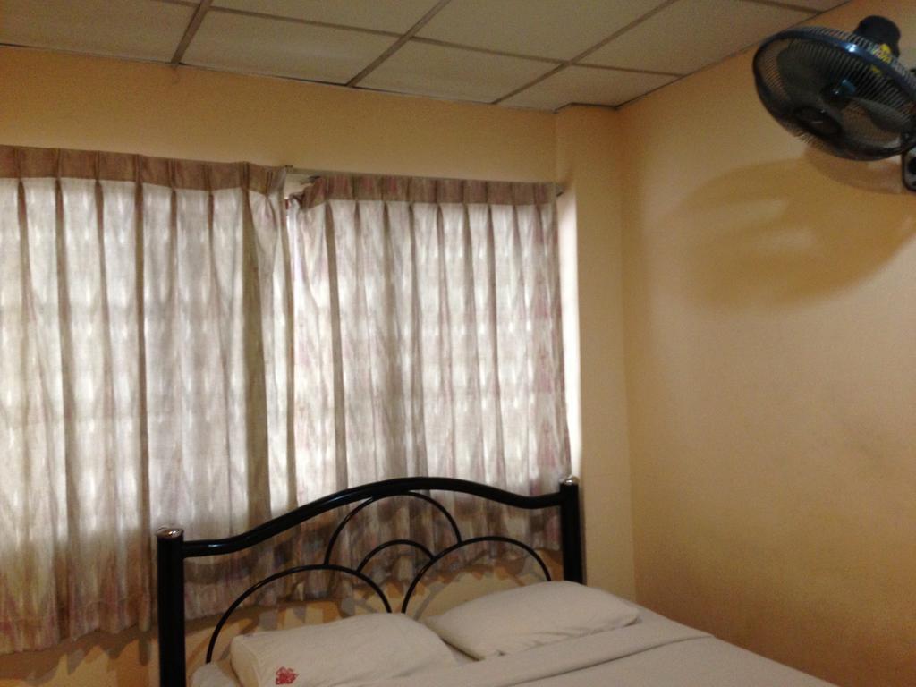 Traveller Inn Hotel Chiang Mai Exteriör bild