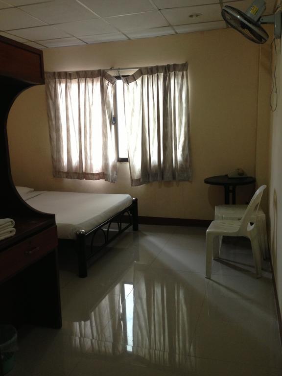 Traveller Inn Hotel Chiang Mai Exteriör bild